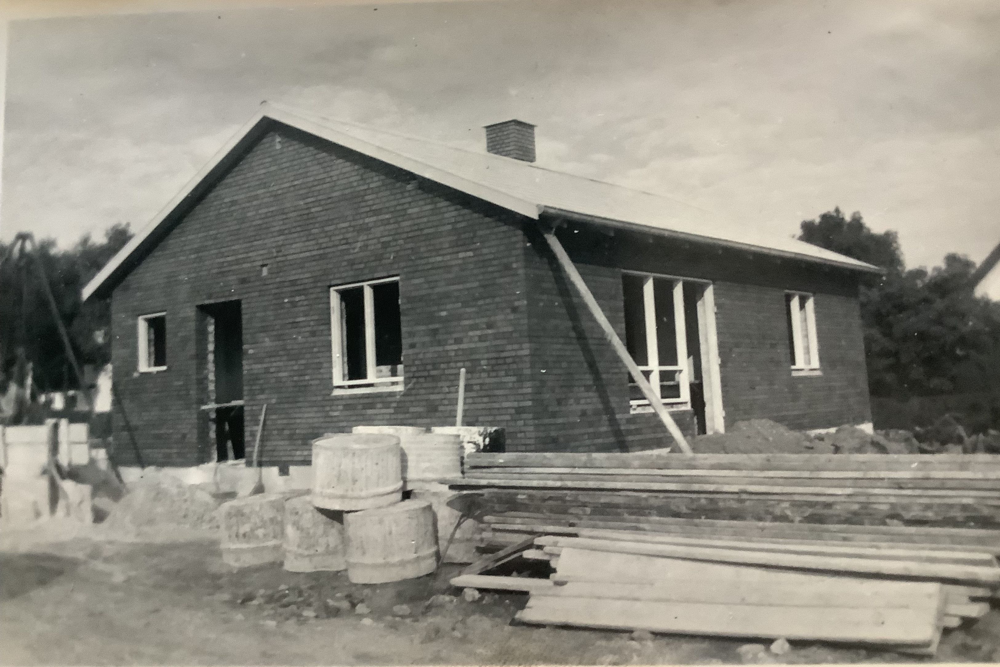 Bungalowen (Tingvej 31), som Sofus byggede, og Alvilda boede i fra 1932, i dag ombygget til ukendelighed.